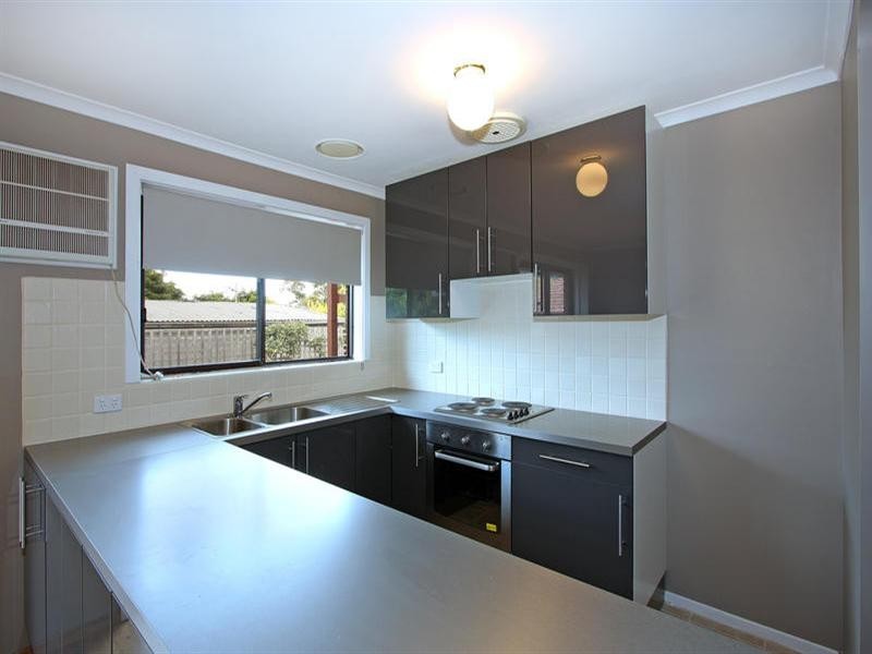 4/8 Van Ness Avenue, Mornington VIC 3931