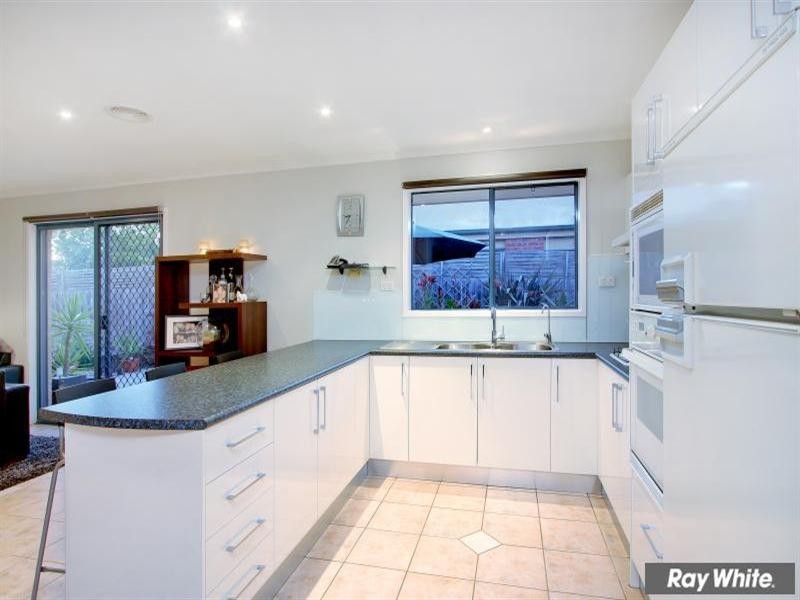 27 Bay Rise Drive, Mornington VIC 3931