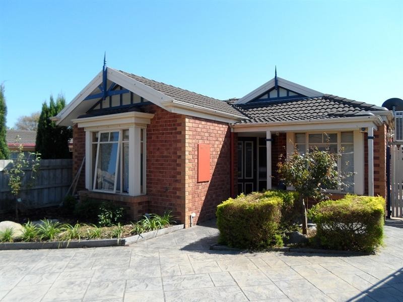 15 Charles Farrer Court, Mornington VIC 3931