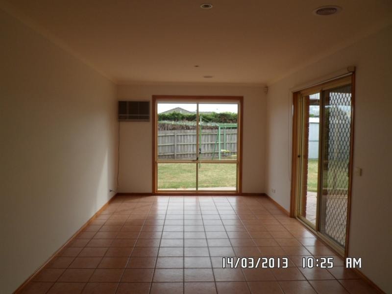 15 Charles Farrer Court, Mornington VIC 3931