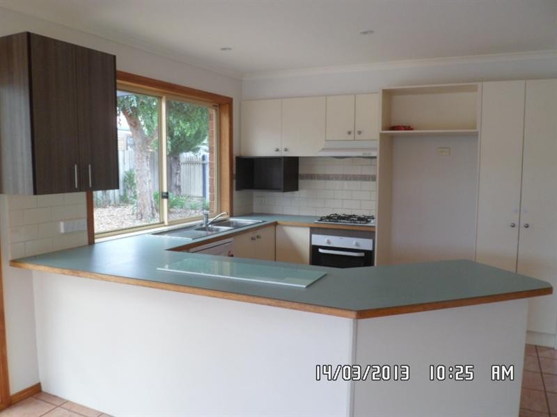 15 Charles Farrer Court, Mornington VIC 3931