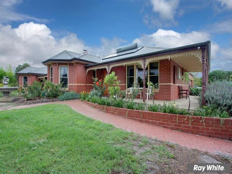 10 Highview Road, Skye VIC 3977