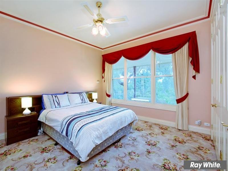 10 Highview Road, Skye VIC 3977