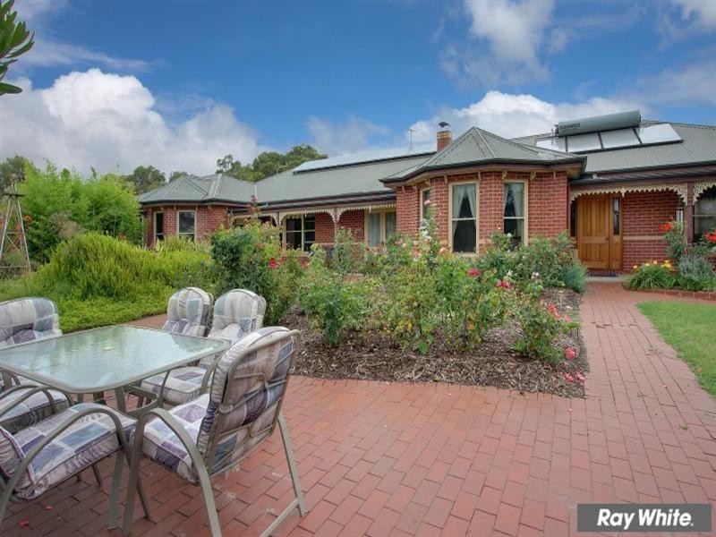 10 Highview Road, Skye VIC 3977