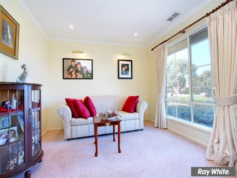 53 Parkside Crescent, Mornington VIC 3931