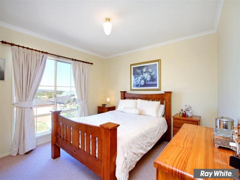 53 Parkside Crescent, Mornington VIC 3931