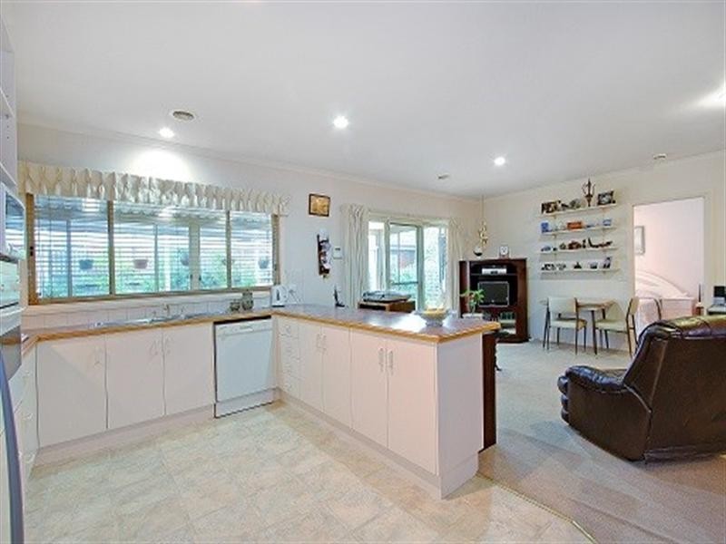 12 Waltham Drive, Mornington VIC 3931