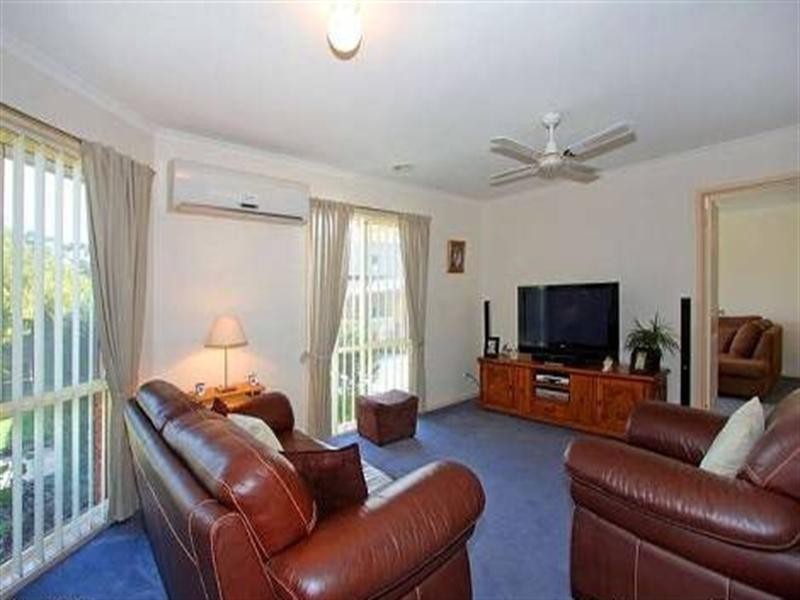 7 Henrietta Place, Mount Martha VIC 3934