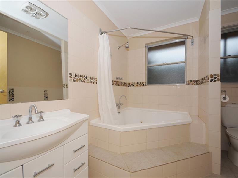 8 Orlanda Court, Mornington VIC 3931