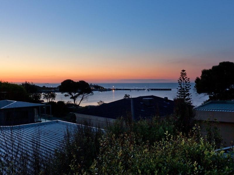 2B Tanti Avenue, Mornington VIC 3931