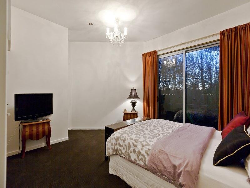 2B Tanti Avenue, Mornington VIC 3931