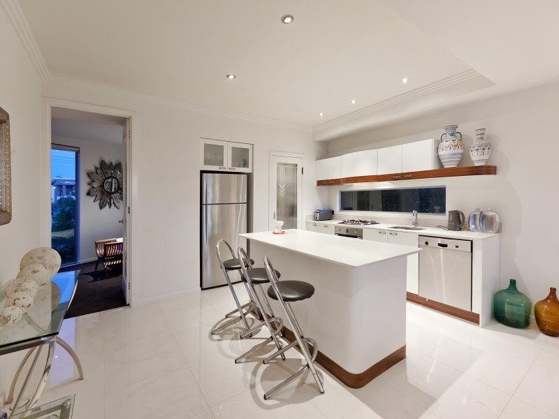 2B Tanti Avenue, Mornington VIC 3931