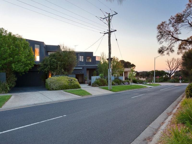 2B Tanti Avenue, Mornington VIC 3931