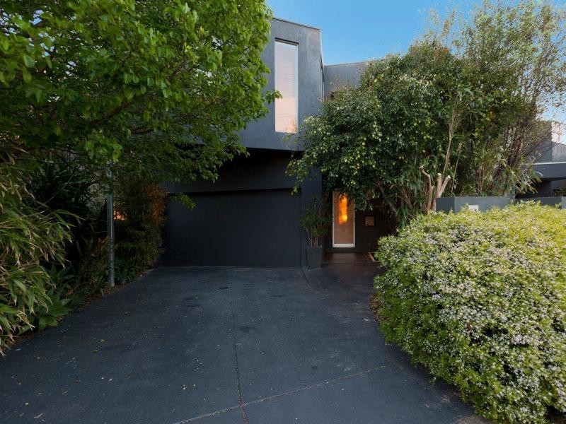 2B Tanti Avenue, Mornington VIC 3931