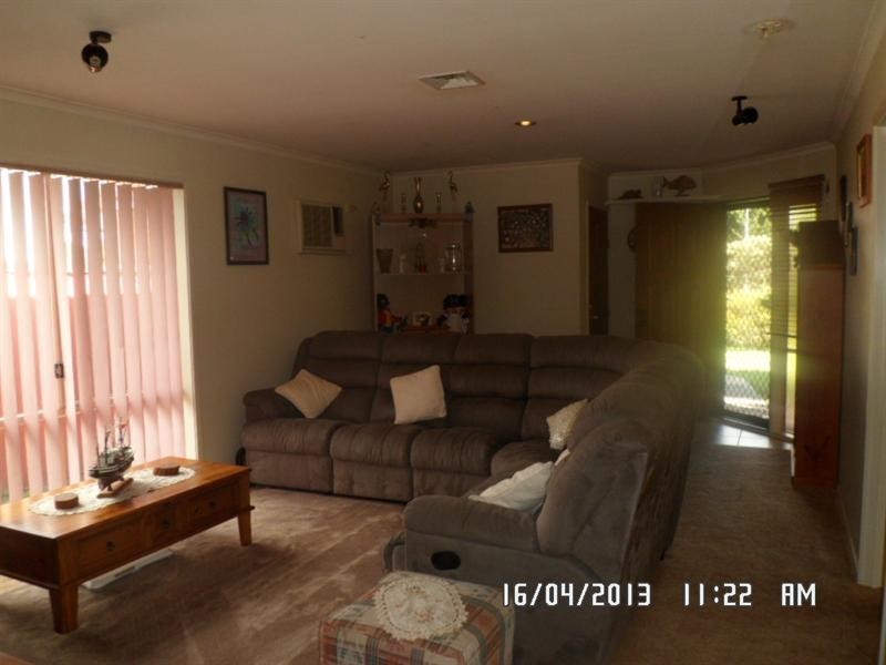 16 Moorhead Avenue, Mornington VIC 3931