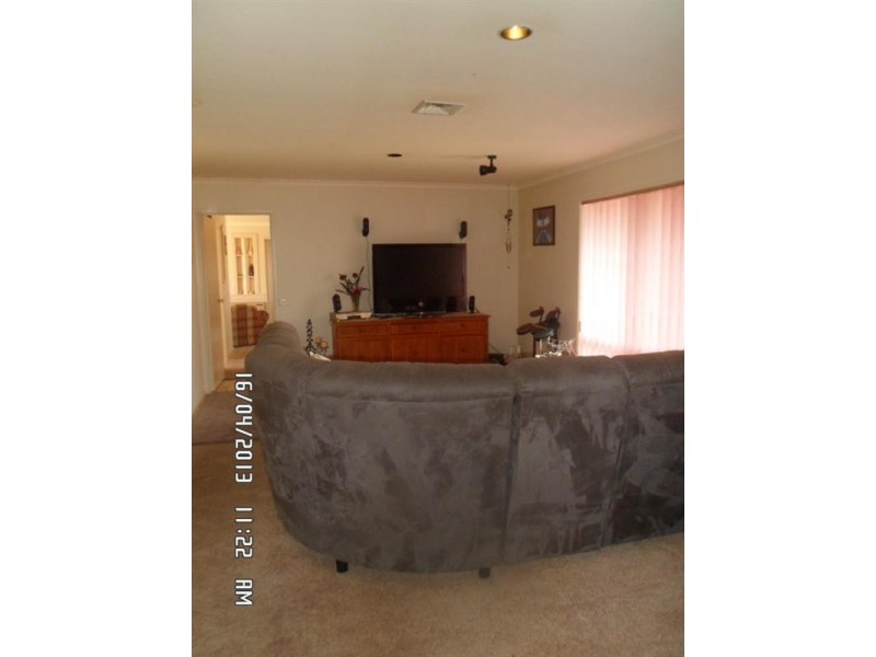 16 Moorhead Avenue, Mornington VIC 3931