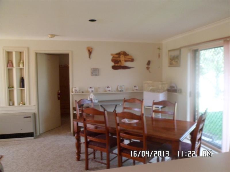 16 Moorhead Avenue, Mornington VIC 3931