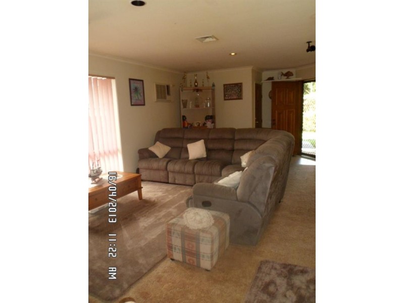 16 Moorhead Avenue, Mornington VIC 3931