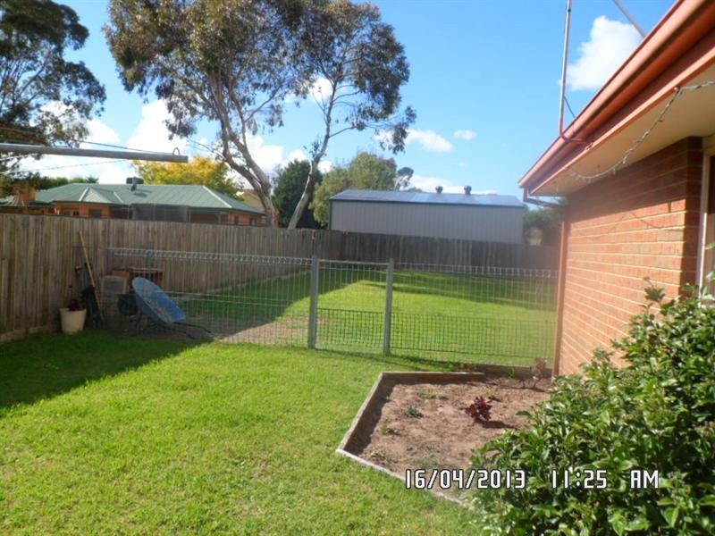 16 Moorhead Avenue, Mornington VIC 3931