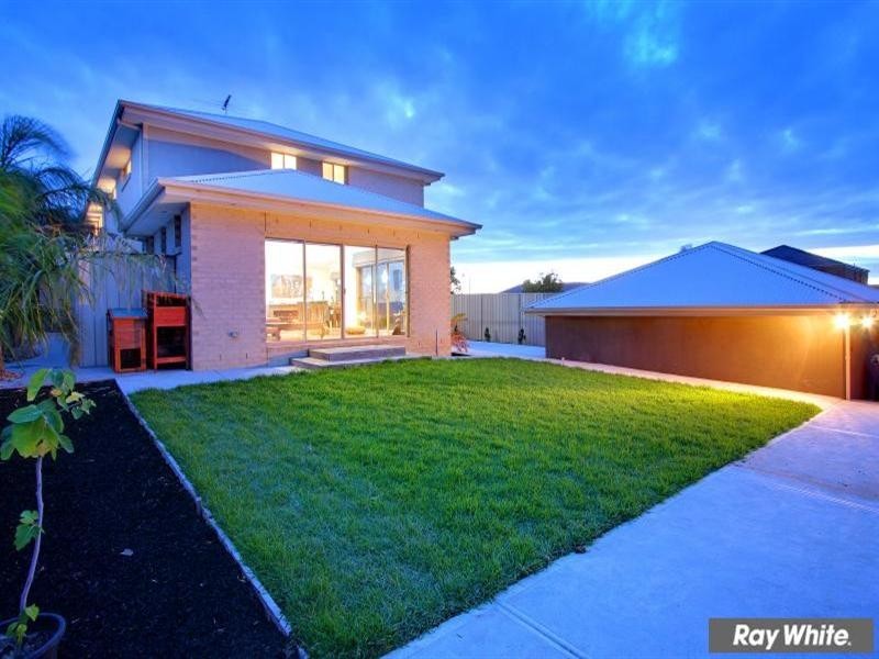 19 Brimbrim Crescent, Mornington VIC 3931