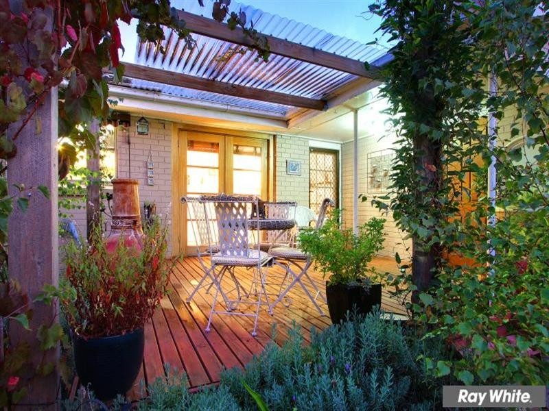 13 Warrah Street, Mornington VIC 3931