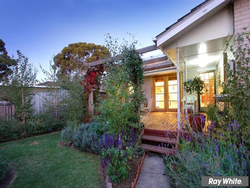 13 Warrah Street, Mornington VIC 3931