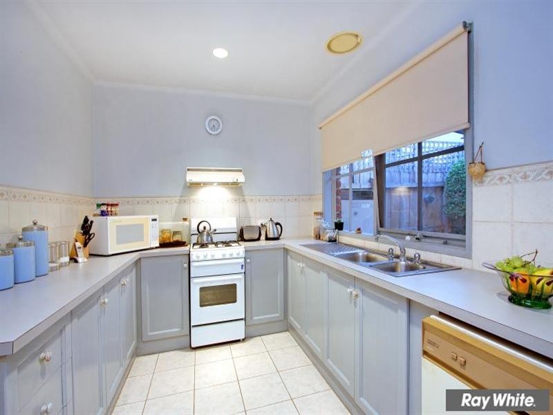 2/11 Napier Street, Mornington VIC 3931