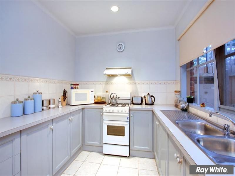 2/11 Napier Street, Mornington VIC 3931