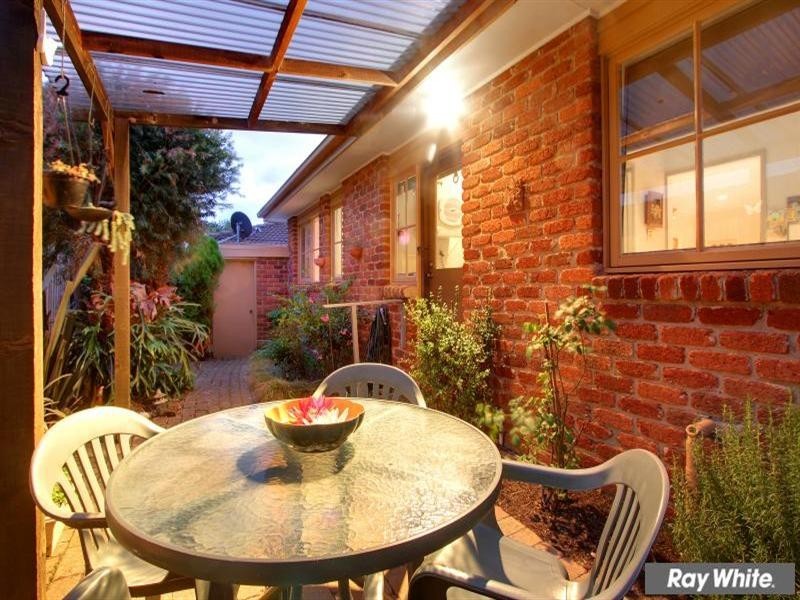 2/11 Napier Street, Mornington VIC 3931