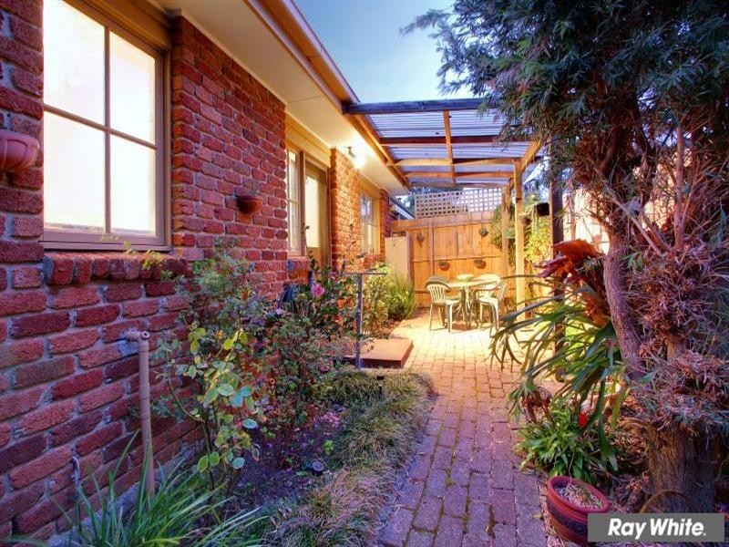 2/11 Napier Street, Mornington VIC 3931