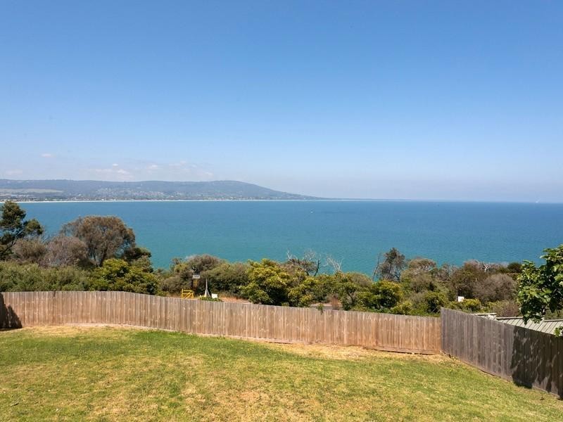 8 Bradford Road, Mount Martha VIC 3934