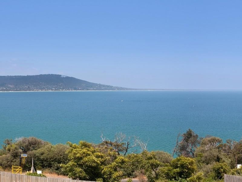 8 Bradford Road, Mount Martha VIC 3934