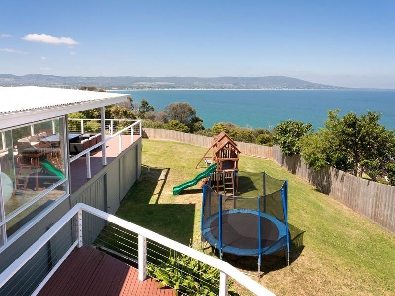 8 Bradford Road, Mount Martha VIC 3934