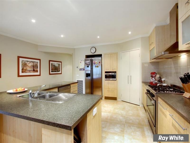 3 Halcyon Rise, Mornington VIC 3931