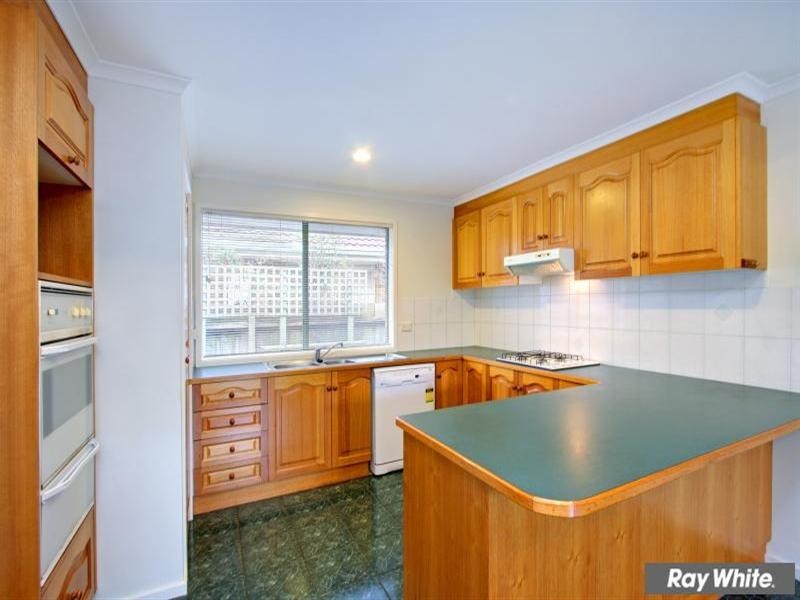 10 Ellinbank Crescent, Mornington VIC 3931