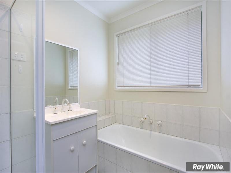 10 Ellinbank Crescent, Mornington VIC 3931