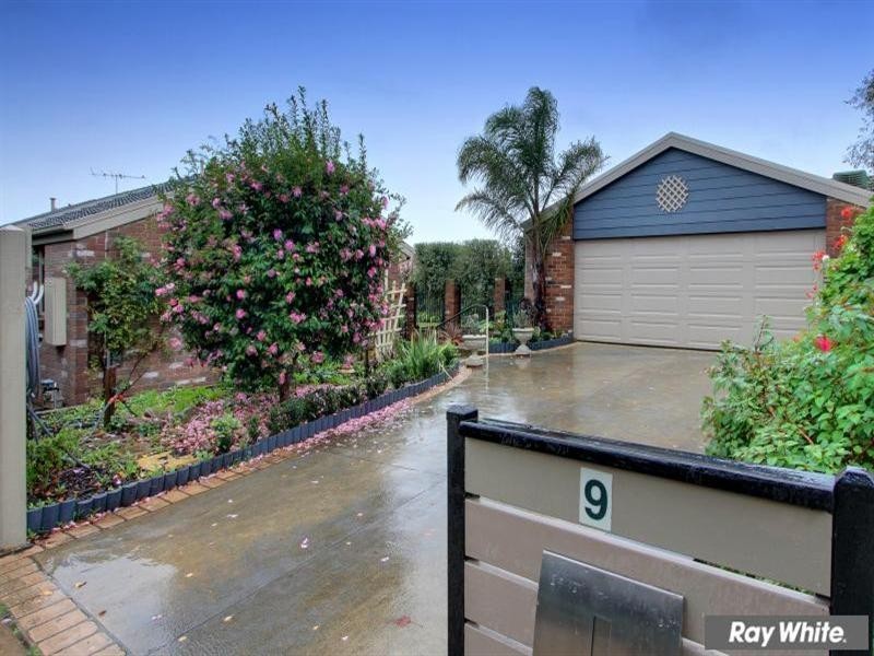 9 Erica Court, Mount Martha VIC 3934