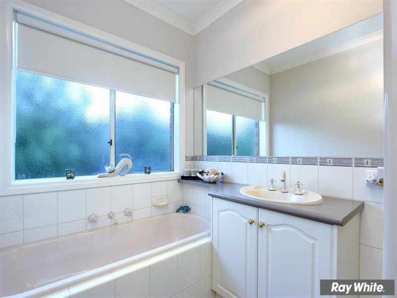 15 Serenity Way, Mornington VIC 3931