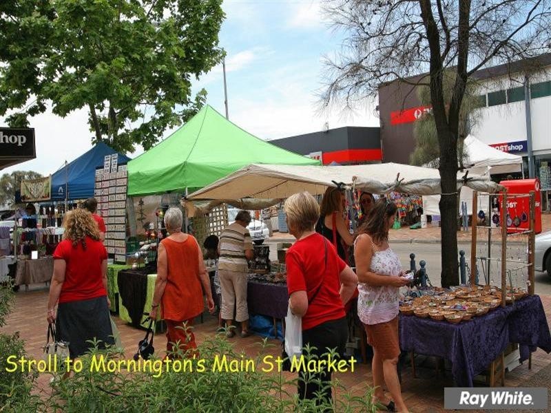 18 Empire Street, Mornington VIC 3931