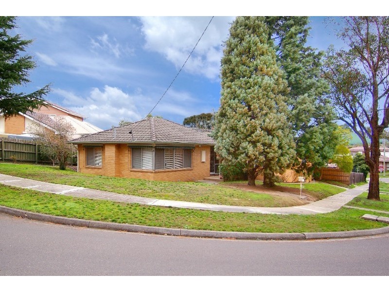 15 Moodie Street, Greensborough VIC 3088
