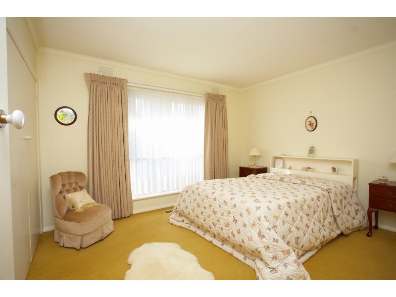 24 Yerrawa Drive, Watsonia VIC 3087