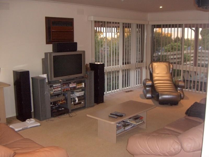 262 Plenty River Drive, Greensborough VIC 3088