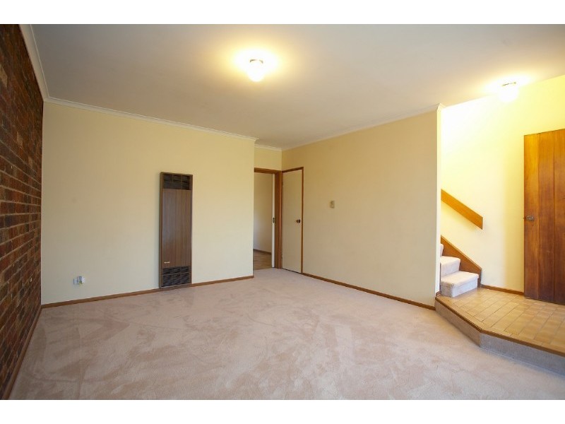 1/8 Paterson Crescent, Greensborough VIC 3088