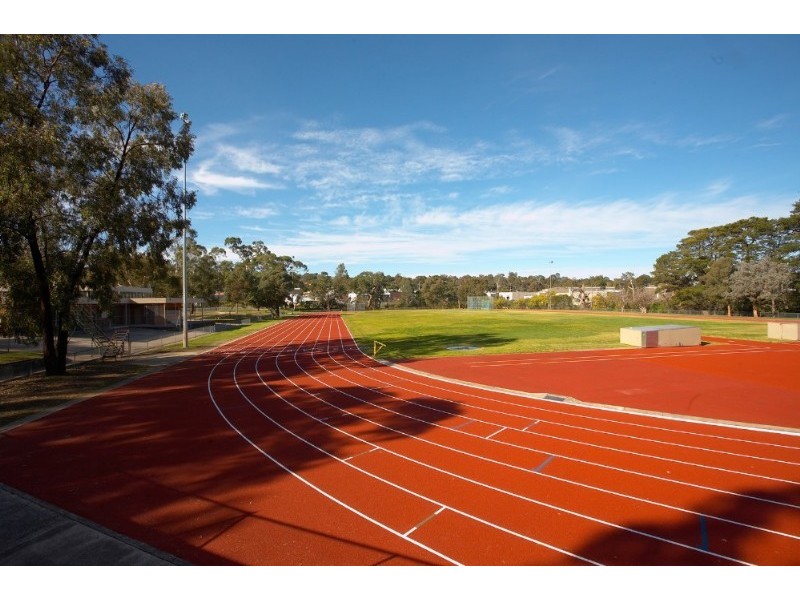 1/8 Paterson Crescent, Greensborough VIC 3088