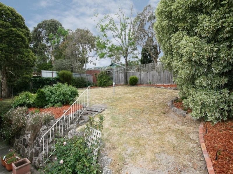 17 Lynwood Crescent, Lower Plenty VIC 3093