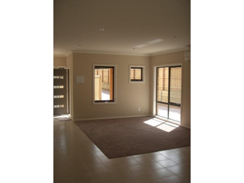 2/10 Greville Road, Rosanna VIC 3084