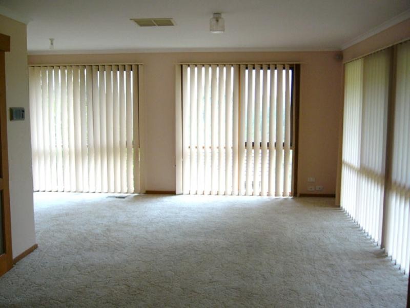 34 Tamboon Drive, Greensborough VIC 3088