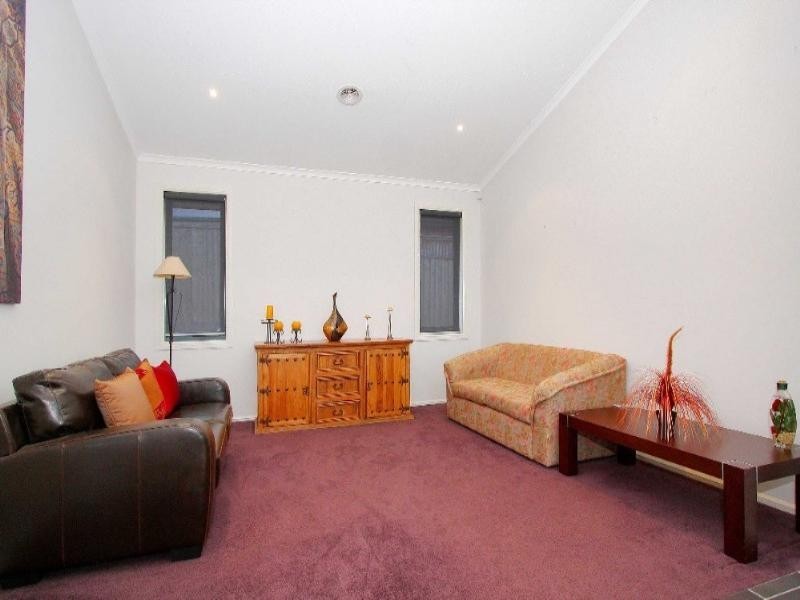 6 Hilltop Mews, Doreen VIC 3754