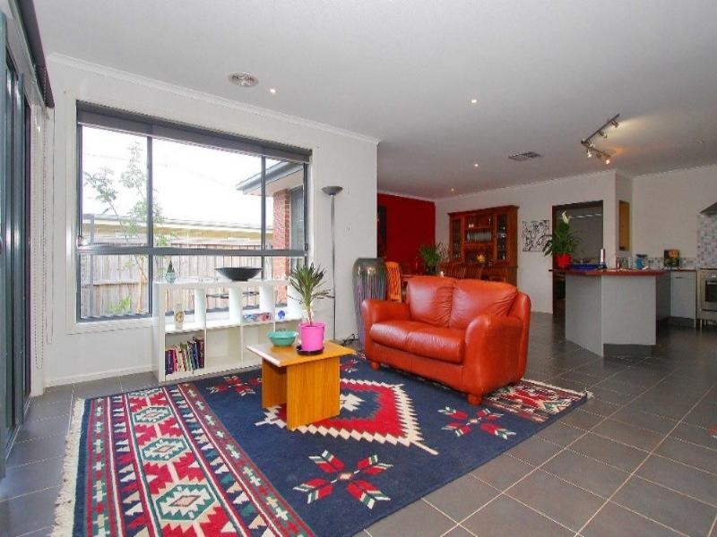 6 Hilltop Mews, Doreen VIC 3754