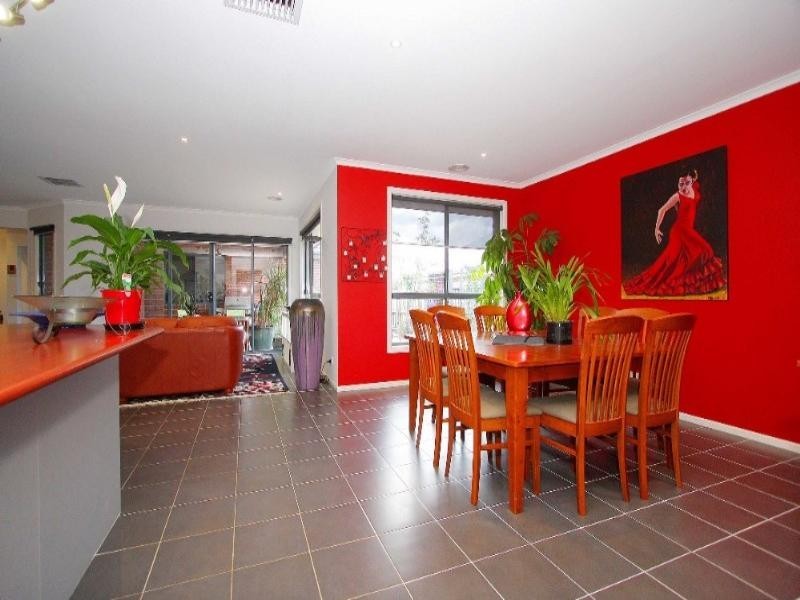 6 Hilltop Mews, Doreen VIC 3754